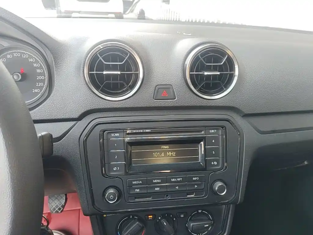 Volkswagen Jetta — миниатюра 13