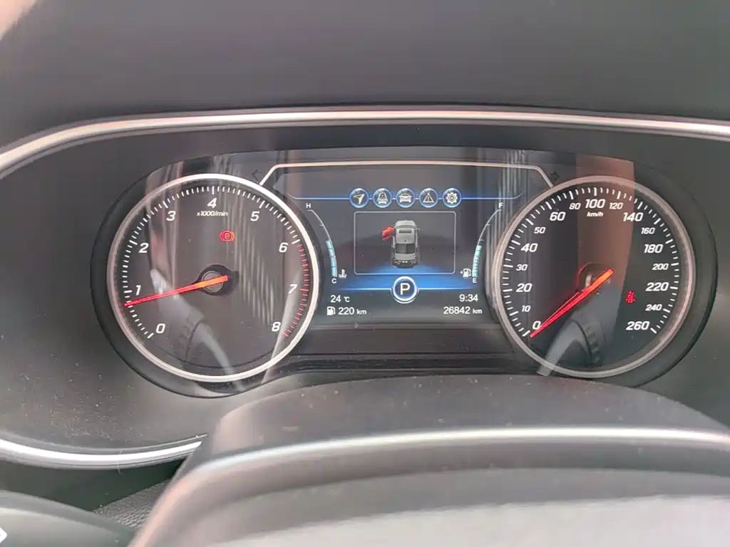 Hongqi Hongqi H5 — миниатюра 12
