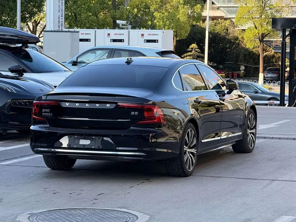 Volvo S90 — миниатюра 7