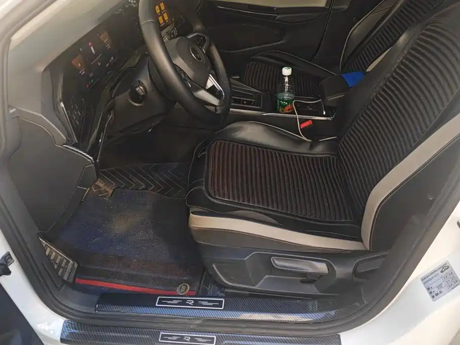 Volkswagen Golf — миниатюра 9