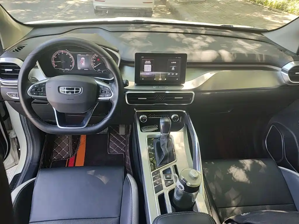 Geely Binyue — миниатюра 10