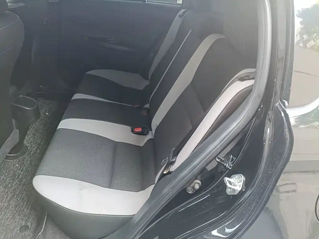Toyota Yaris L — миниатюра 17