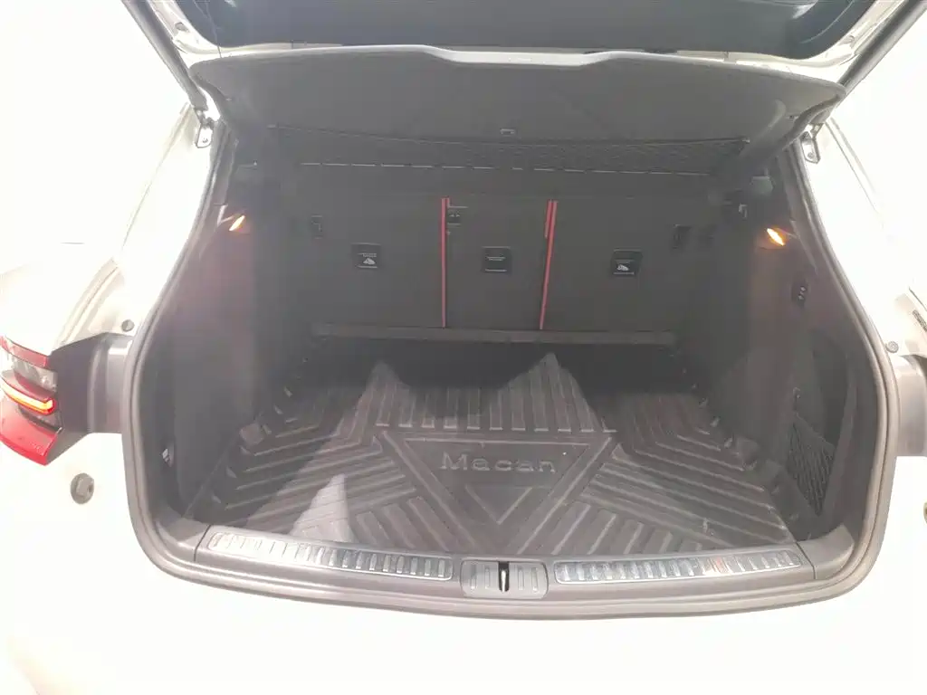 Porsche Macan — миниатюра 9