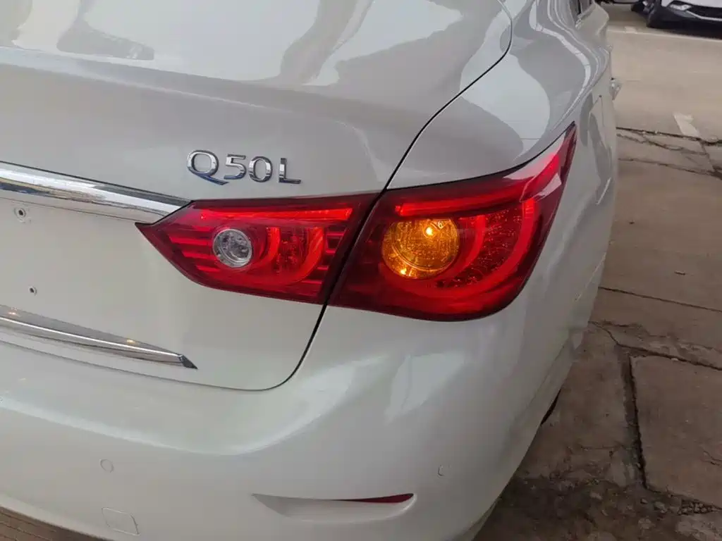 Infiniti Q50L — миниатюра 8