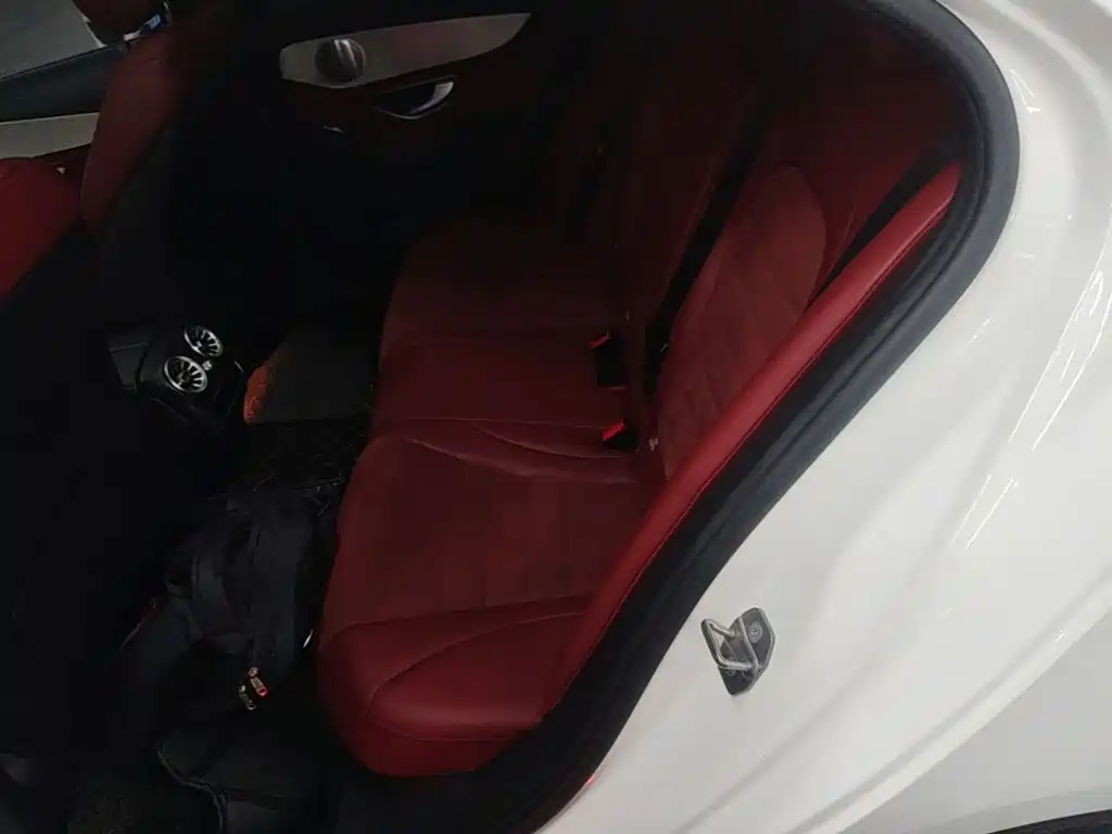 Mercedes-Benz C-Class — миниатюра 17