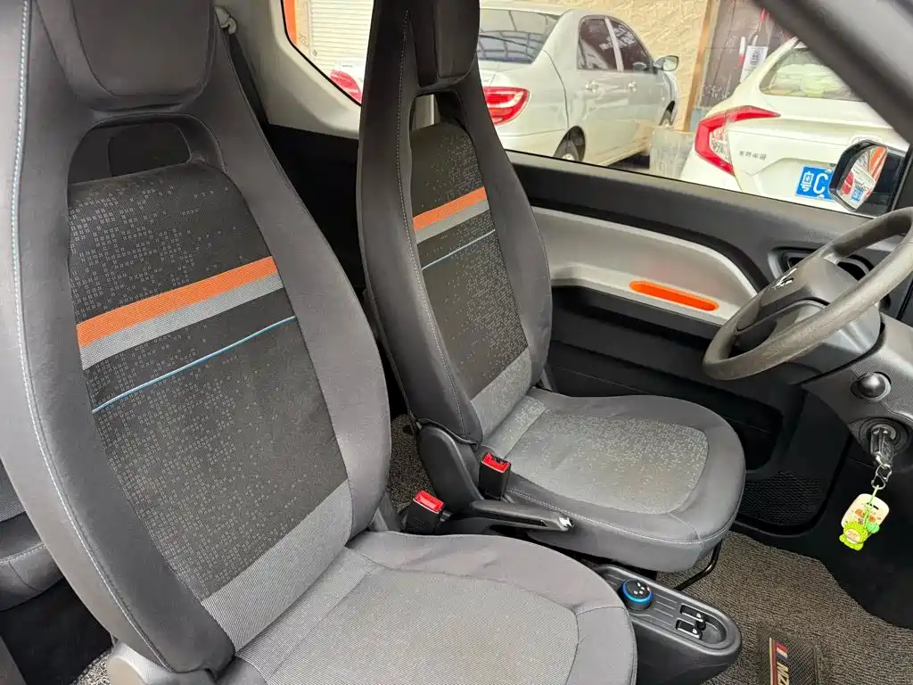 Wuling MINIEV — миниатюра 6