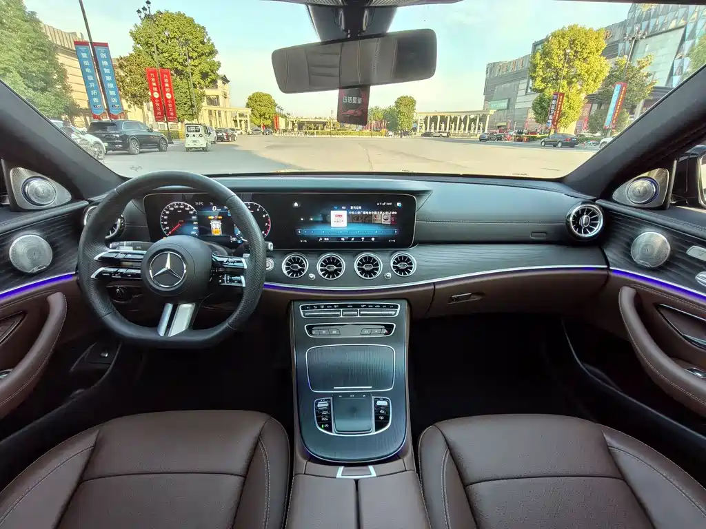 Mercedes-Benz E-Class — миниатюра 12