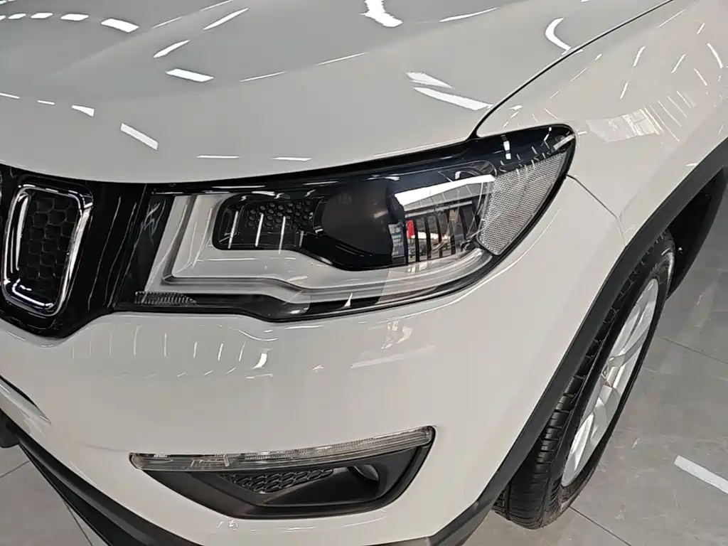 Jeep Compass — миниатюра 24