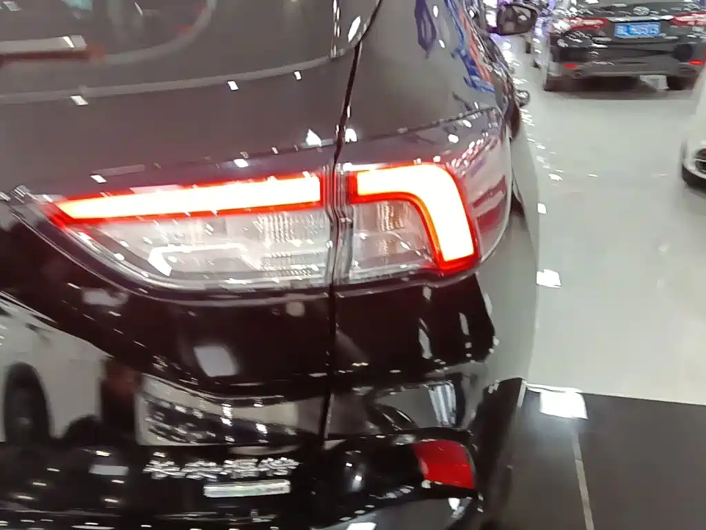 Ford Escape — миниатюра 8