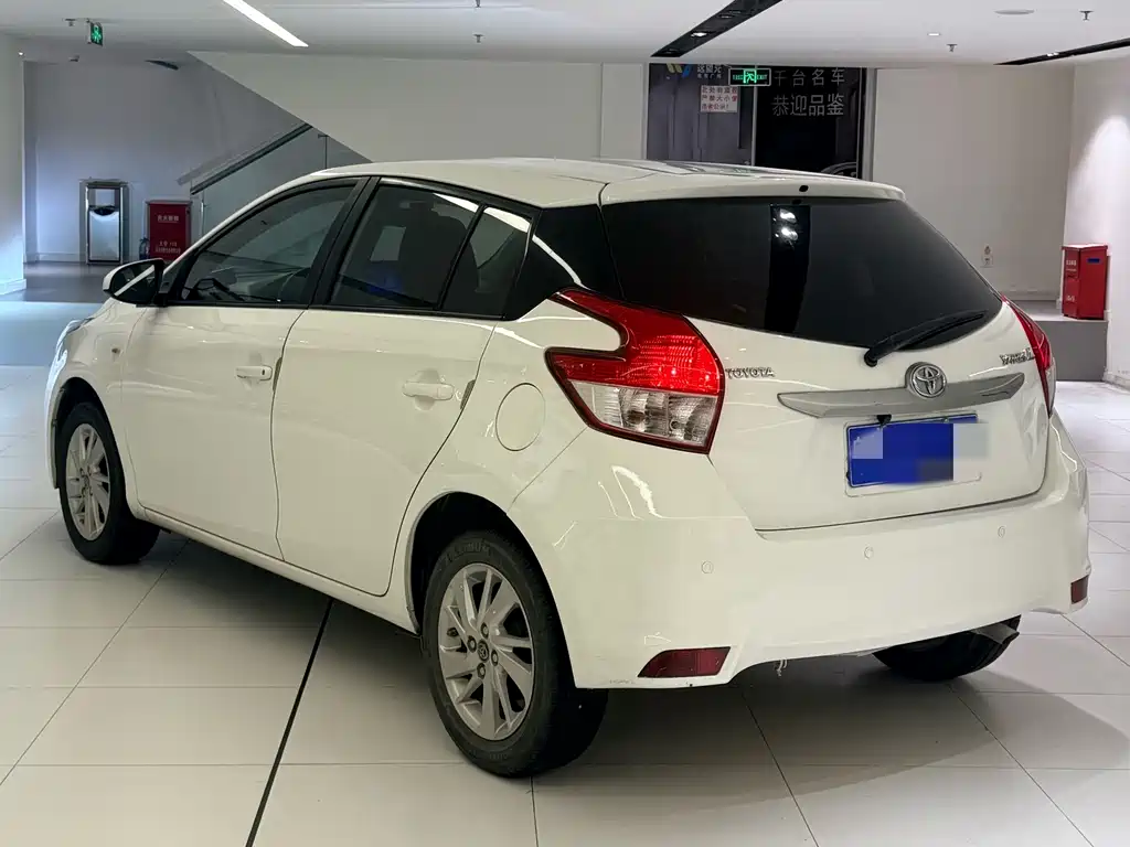 Toyota Yaris L — миниатюра 4