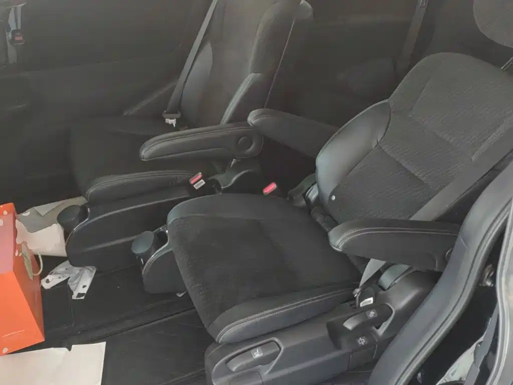 Honda Elysion — миниатюра 17