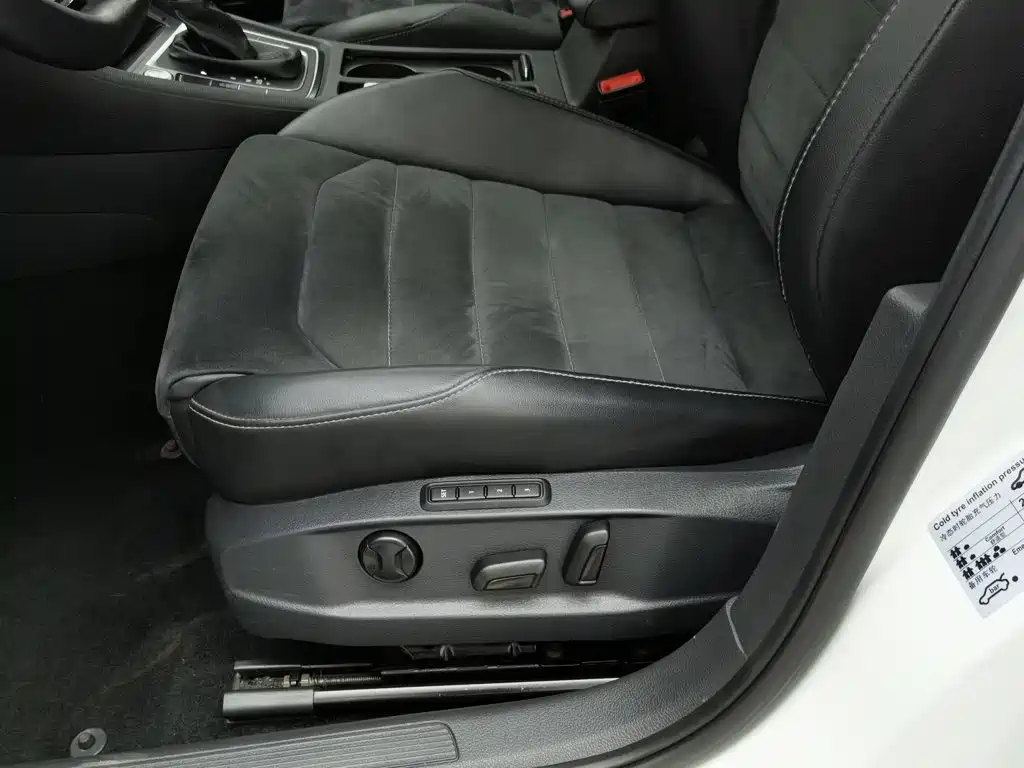 Volkswagen Golf — миниатюра 20