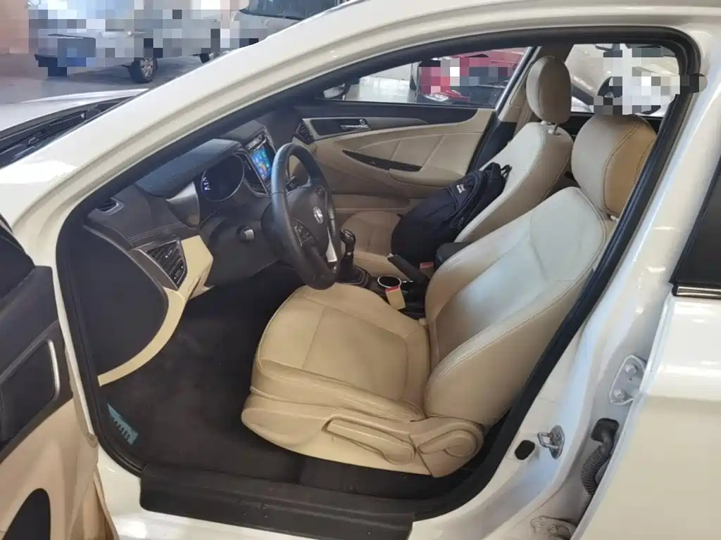 Changan Eado — миниатюра 15