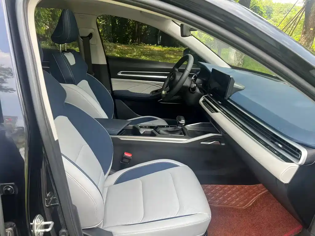 Geely Emgrand L — миниатюра 5