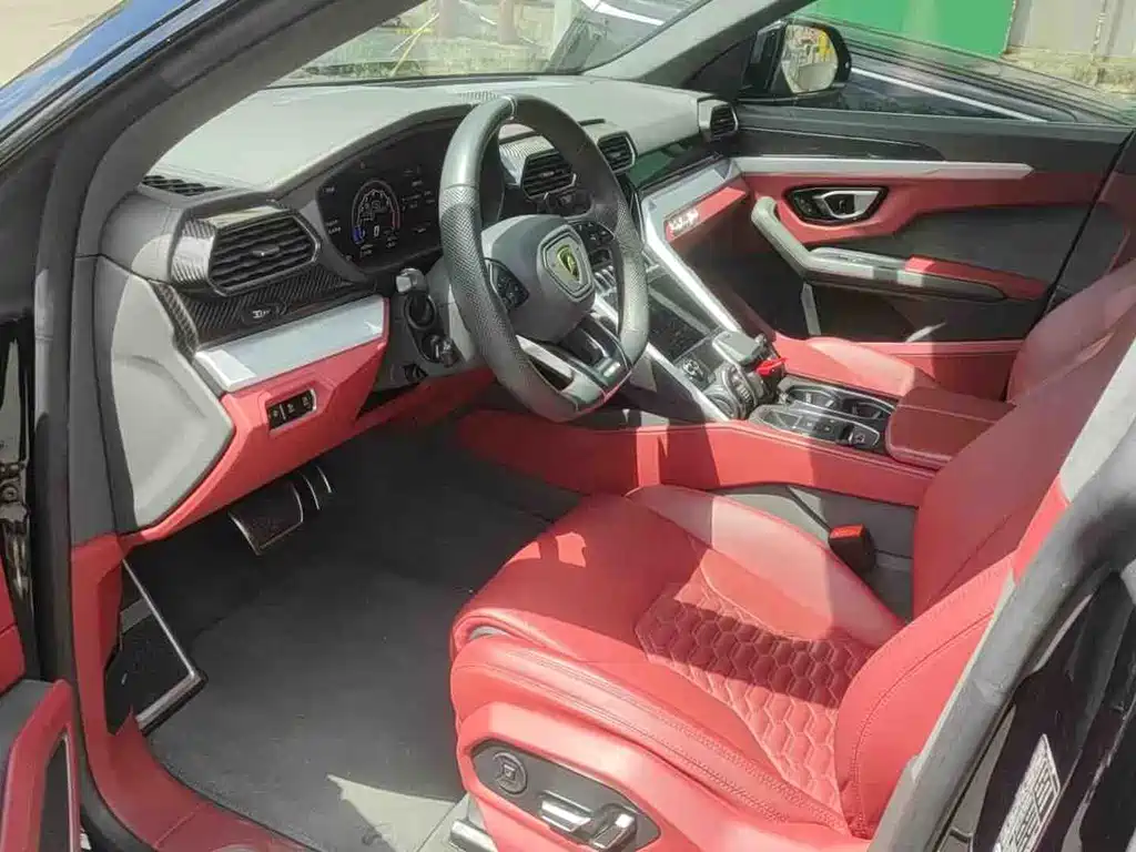 Lamborghini Urus — миниатюра 3