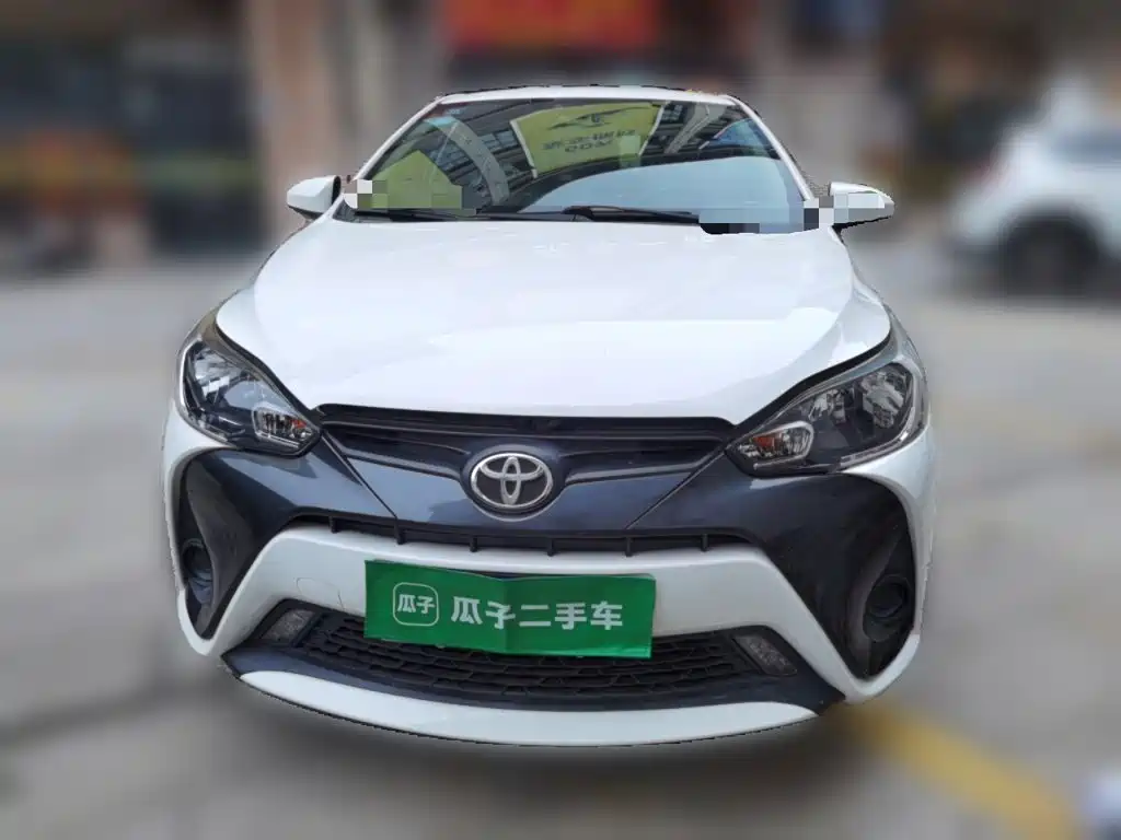 Toyota Yaris L — миниатюра 2