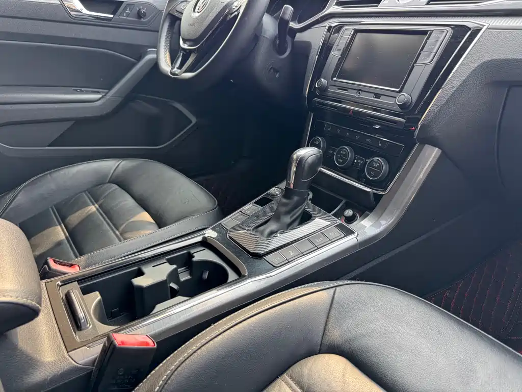 Volkswagen Passat — миниатюра 14