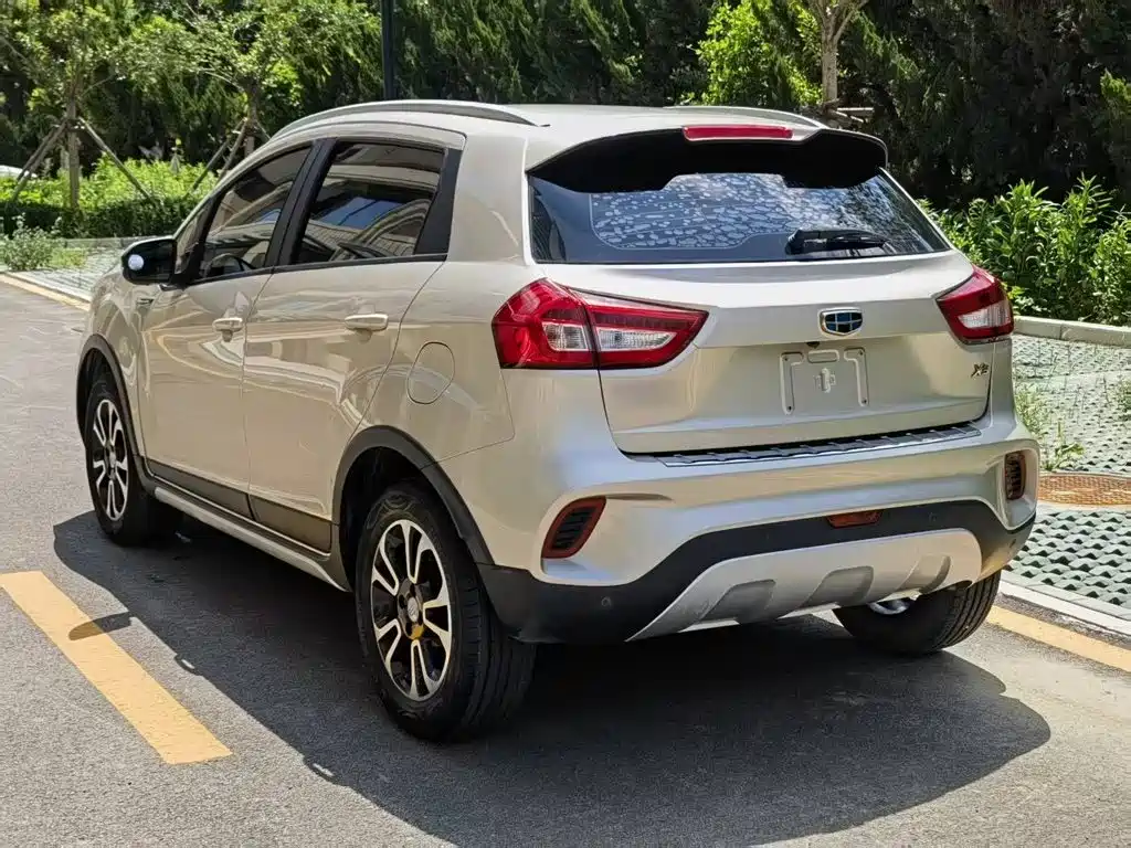 Geely Vision X3 — миниатюра 5