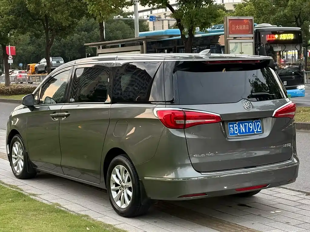 Buick GL8 — миниатюра 4