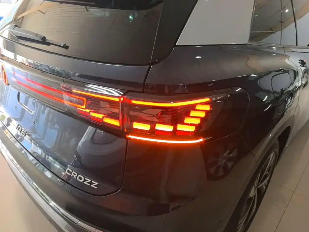 Volkswagen ID.6 Crozz — миниатюра 8