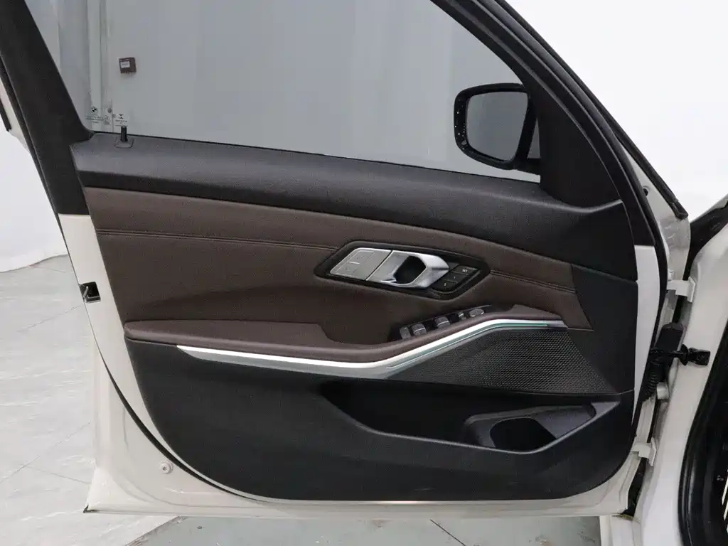 BMW 3 Series — миниатюра 10