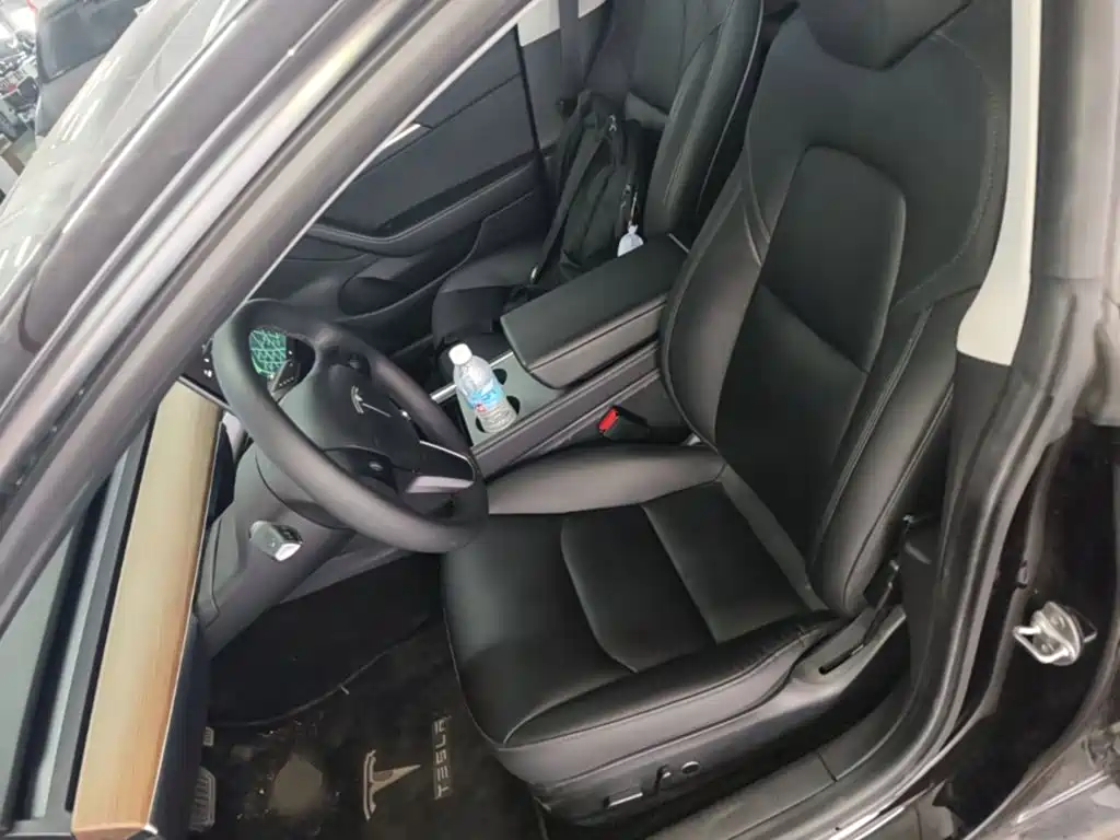 Tesla Model 3 — миниатюра 15