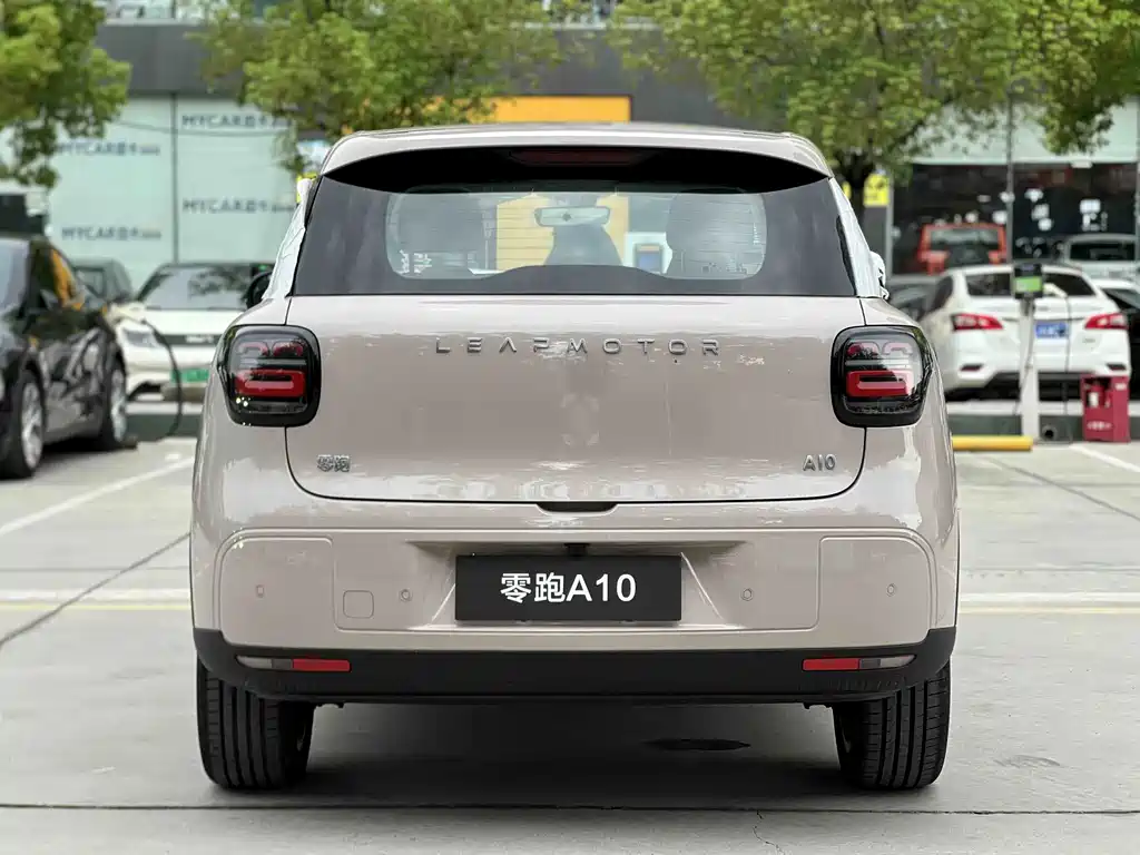 Leapmotor Leapmotor A10 — миниатюра 8