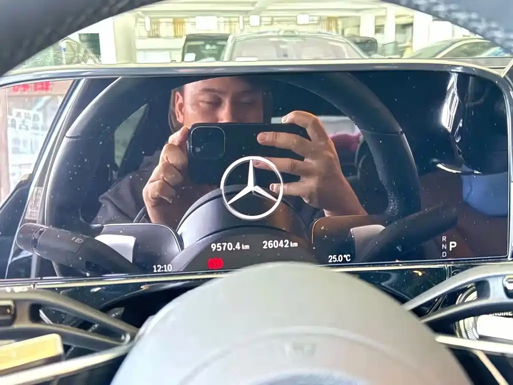 Mercedes-Benz E-Class — миниатюра 4