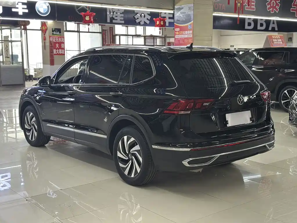 Volkswagen Tiguan L — миниатюра 7