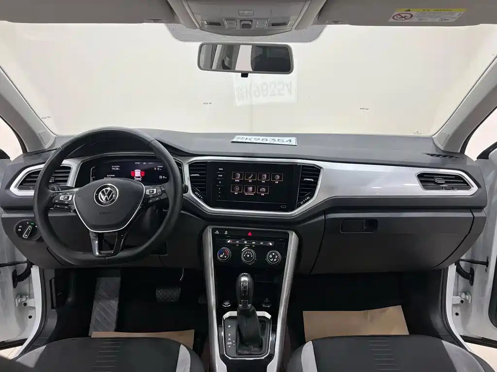 Volkswagen T-Roc — миниатюра 6