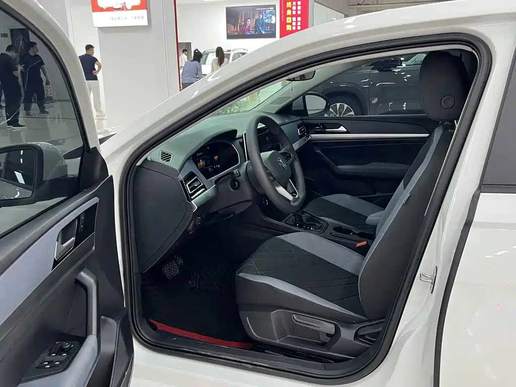 Volkswagen Lavida — миниатюра 4