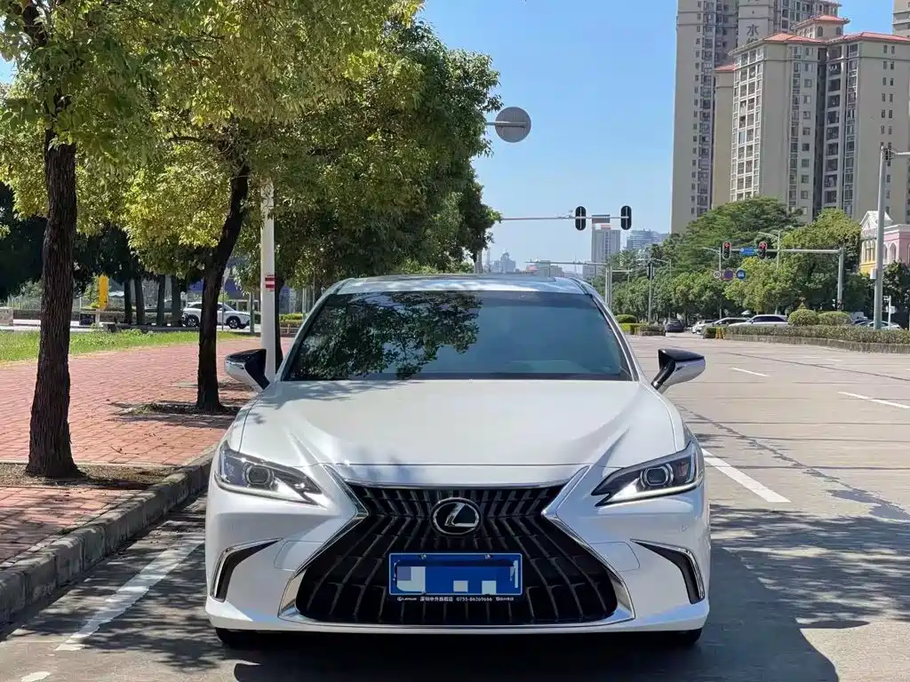Lexus ES — миниатюра 2