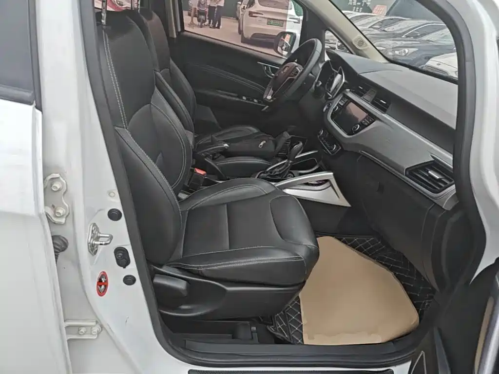 Geely Vision X3 — миниатюра 25
