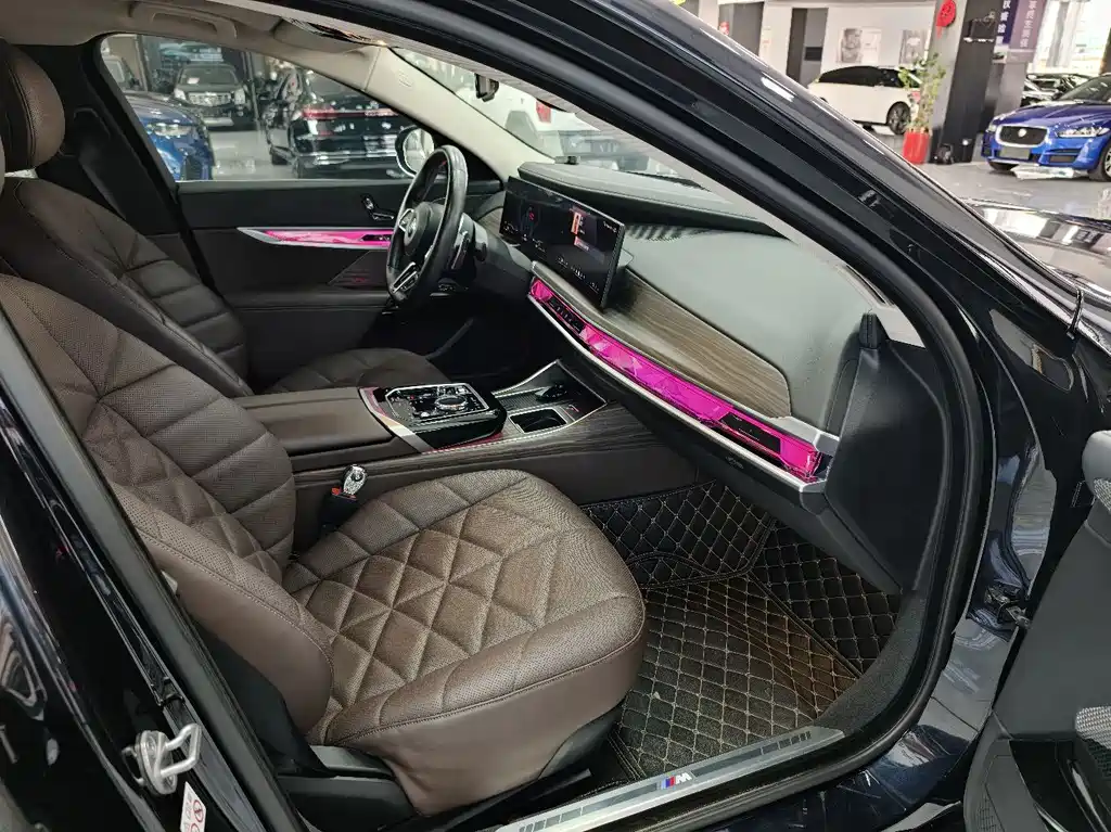BMW 7 Series — миниатюра 15
