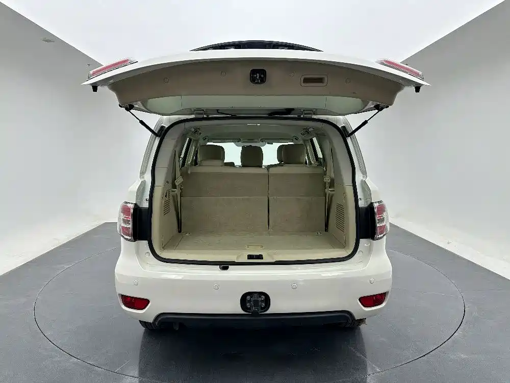 Nissan Patrol — миниатюра 18