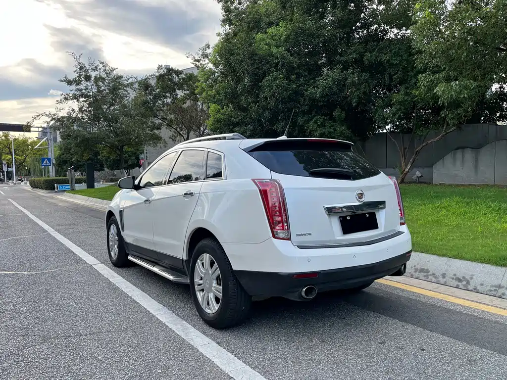 Cadillac SRX — миниатюра 6