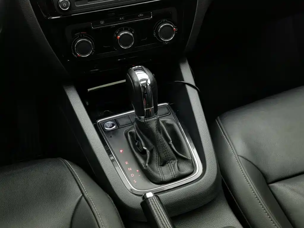 Volkswagen Sagitar — миниатюра 13
