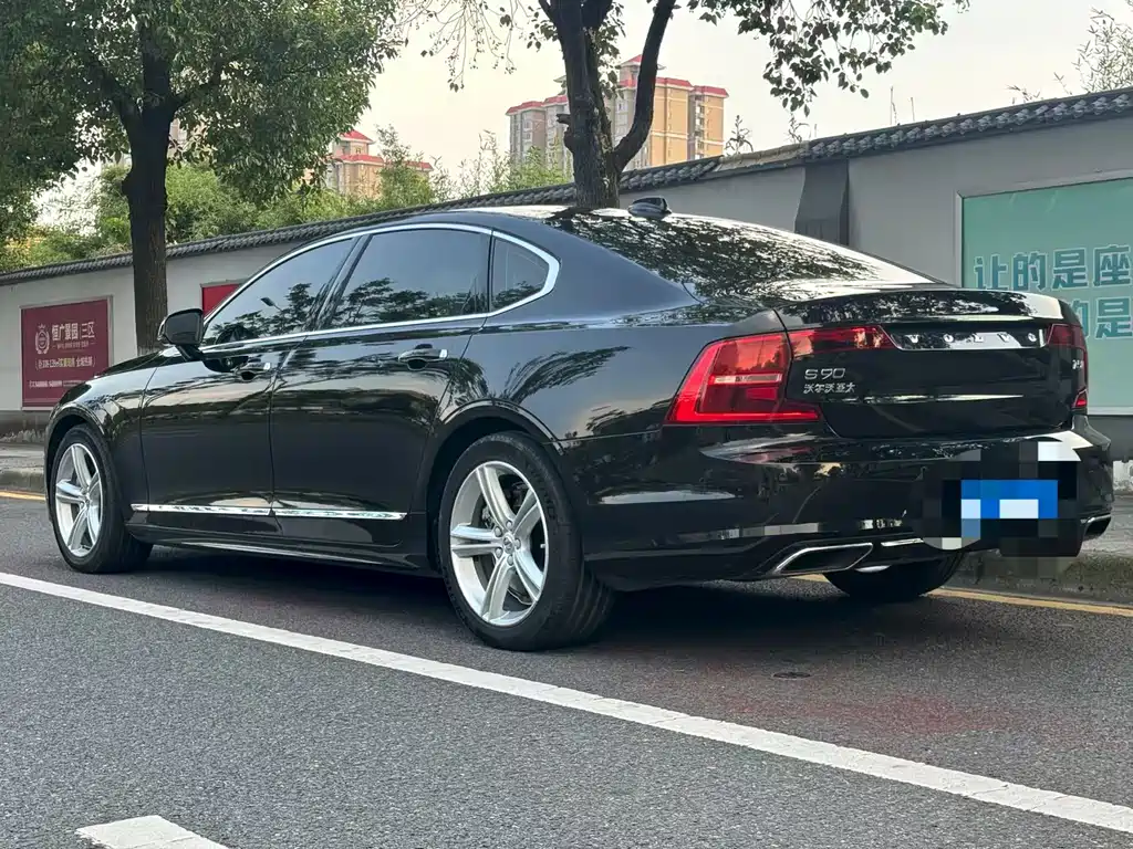 Volvo S90 — миниатюра 9