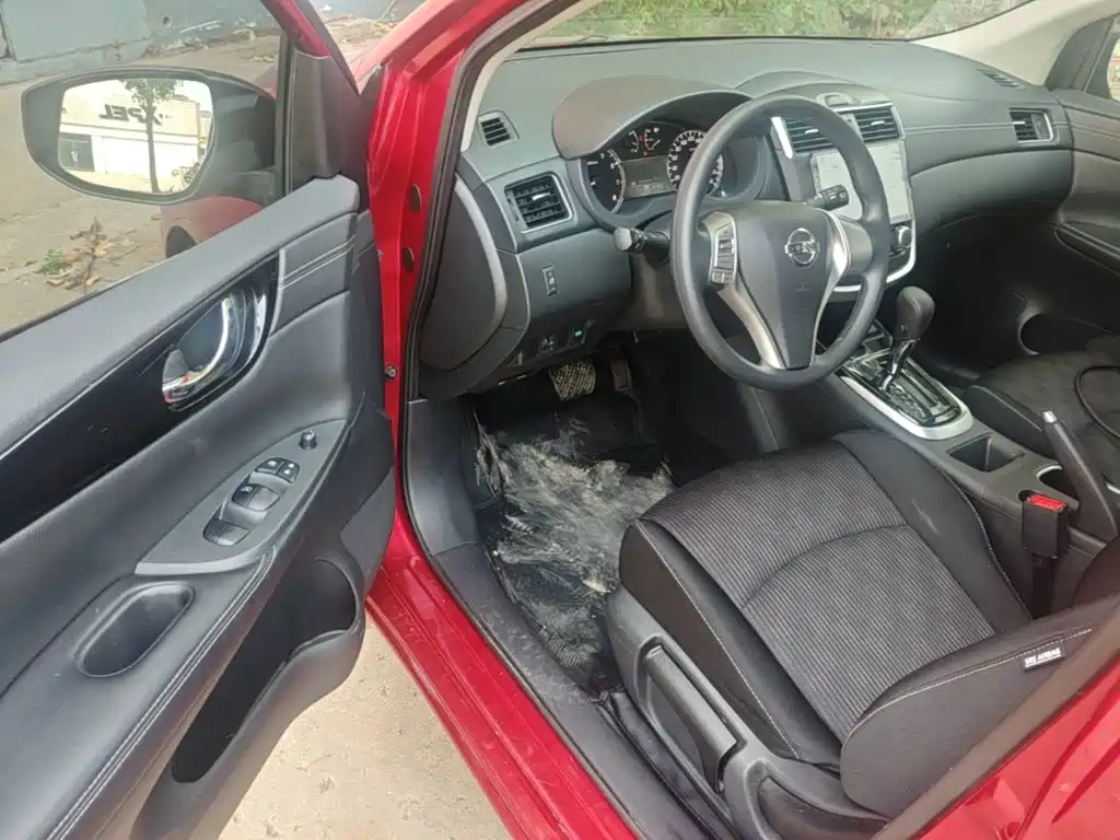 Nissan Tiida — миниатюра 16