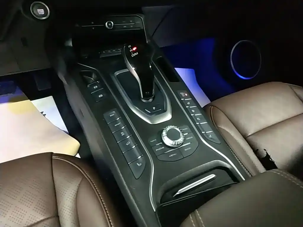 Wey Wey VV6 — миниатюра 14