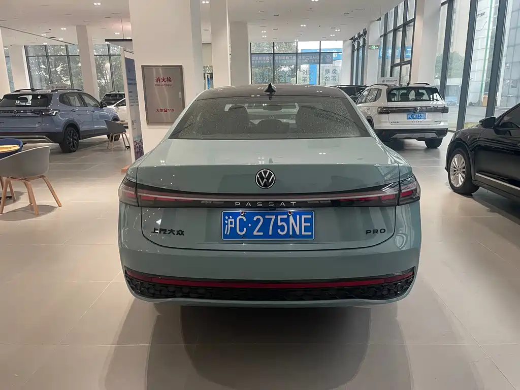 VOLKSWAGEN PASSAT