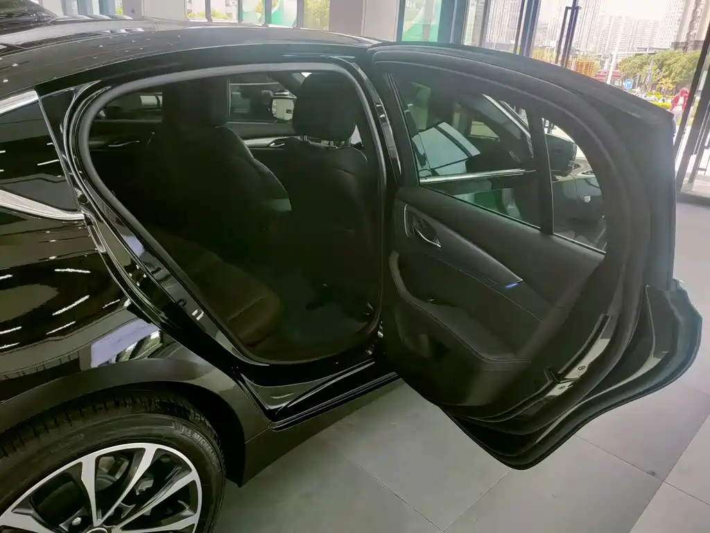 Cadillac CT5 — миниатюра 34