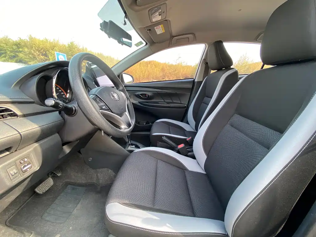 Toyota Yaris L — миниатюра 7