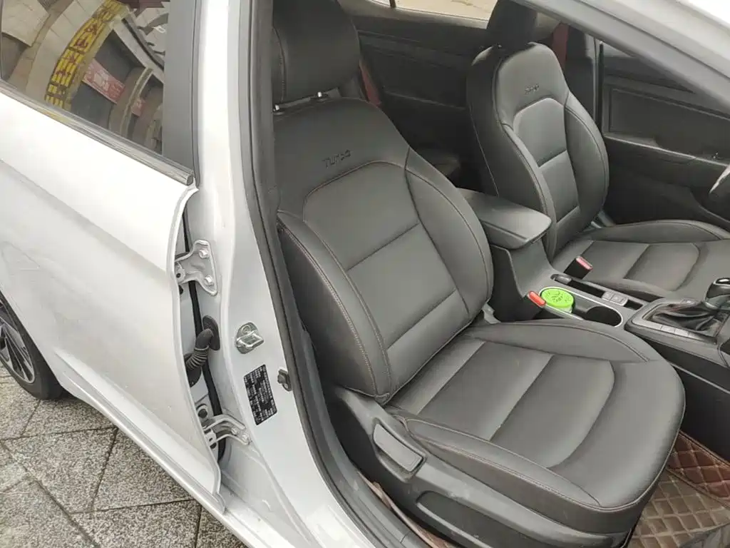 Hyundai Elantra — миниатюра 25