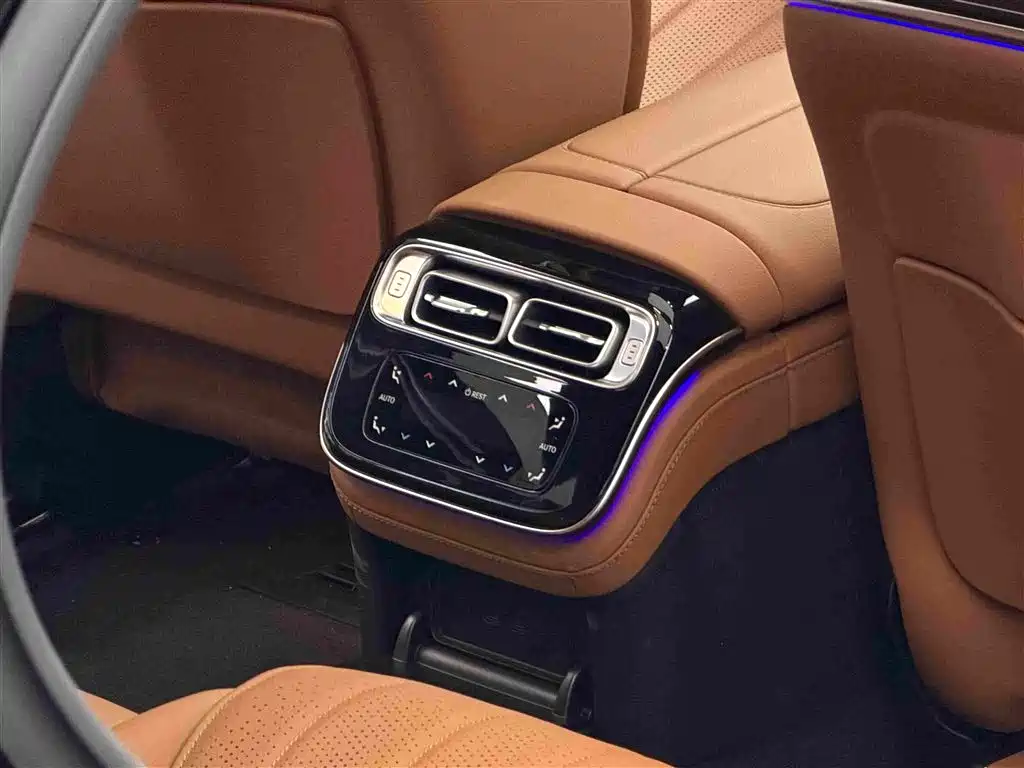 Mercedes-Benz S-Class — миниатюра 11