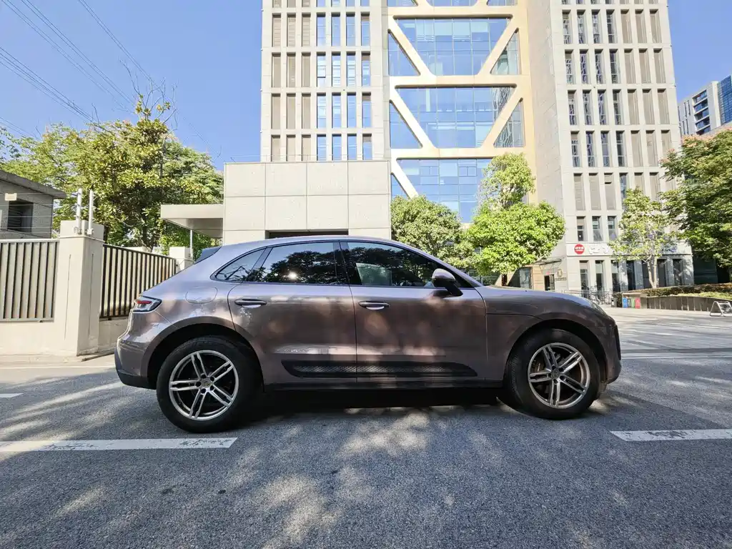 Porsche Macan — миниатюра 8