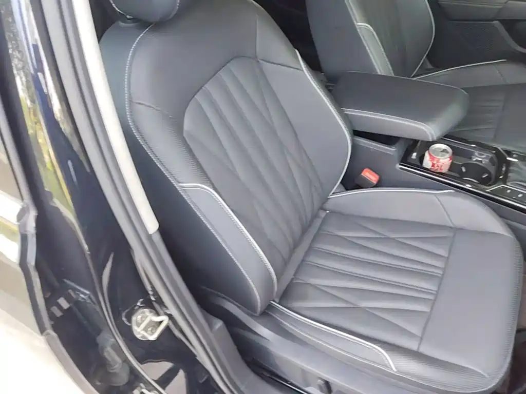 Volkswagen Passat PHEV — миниатюра 25