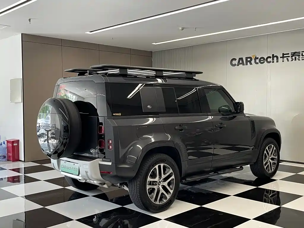 Land Rover Defender — миниатюра 5