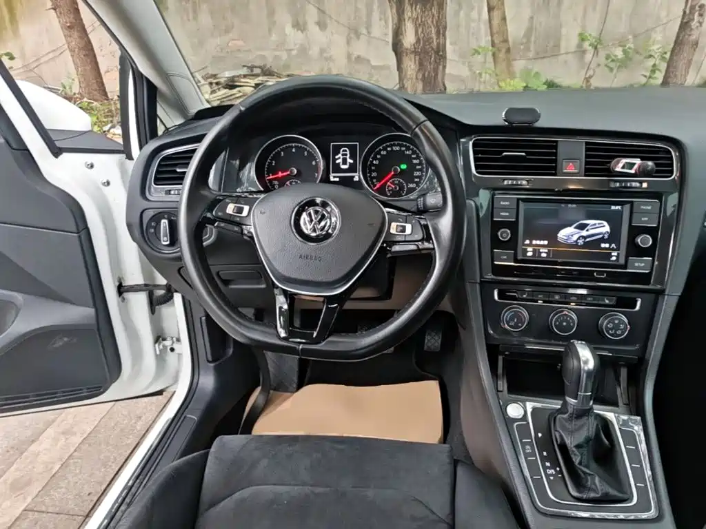 Volkswagen Golf — миниатюра 11