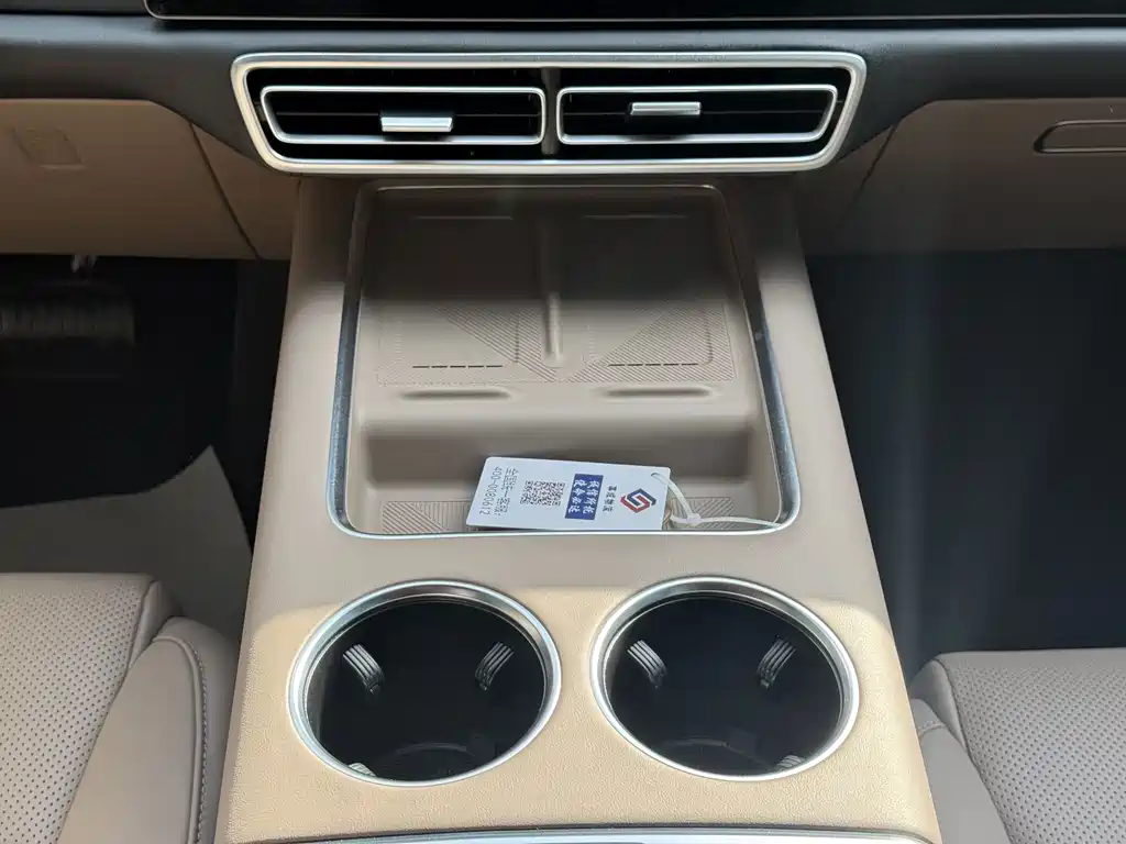 Li Auto Li L8 — миниатюра 7